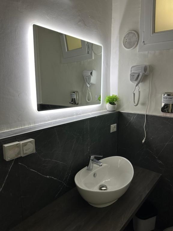 Luxury Suite 1 Bainsizza — Bagno lavandino